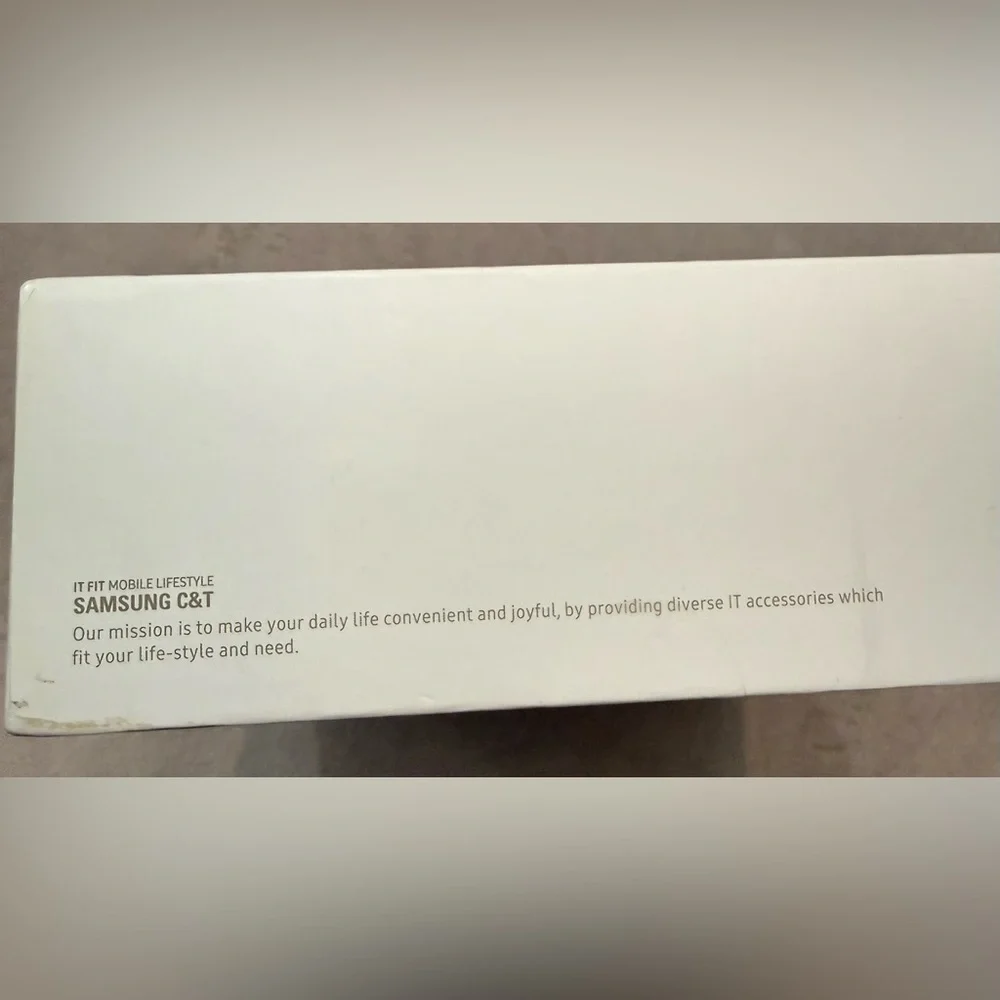 Samsung UV Sanitizer with Wireless Charging Brand New In Box UV-C Sterilizer